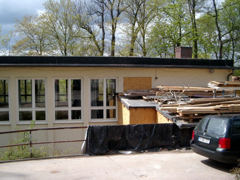 2004